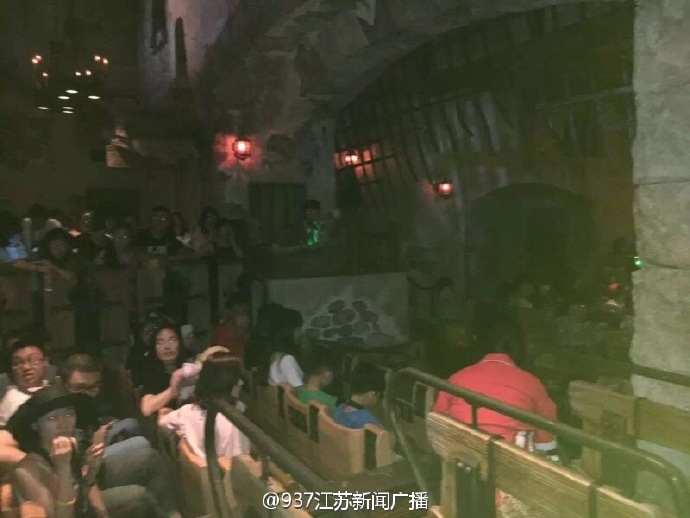 钟欣潼双腿张开照片