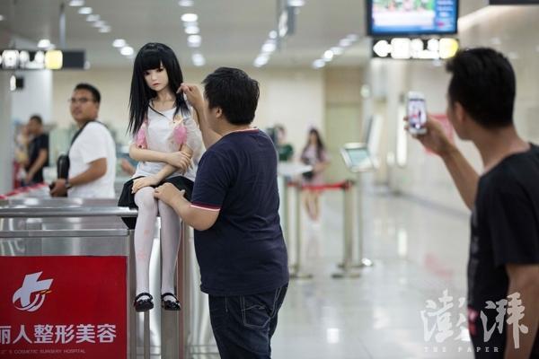 裸体的12位女明星 网站