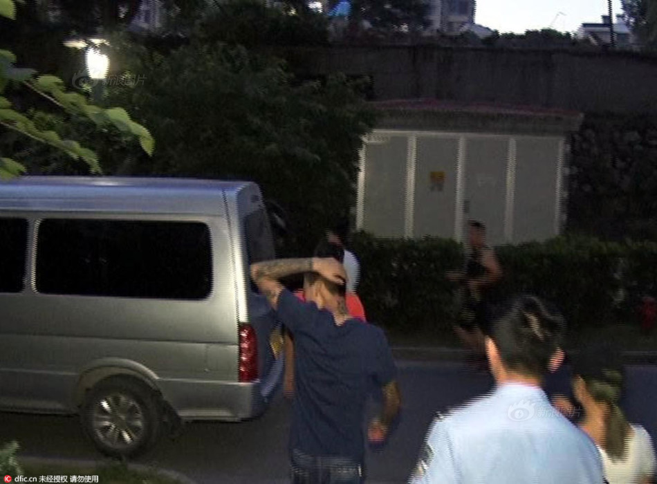 雷电被爆 乳喷自慰爽