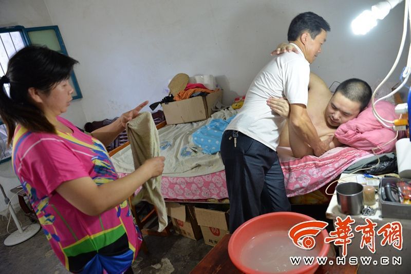 丰满多毛大陰户毛茸茸