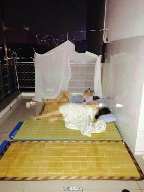 日本老妇亂倫亲伦Xxxxxhd