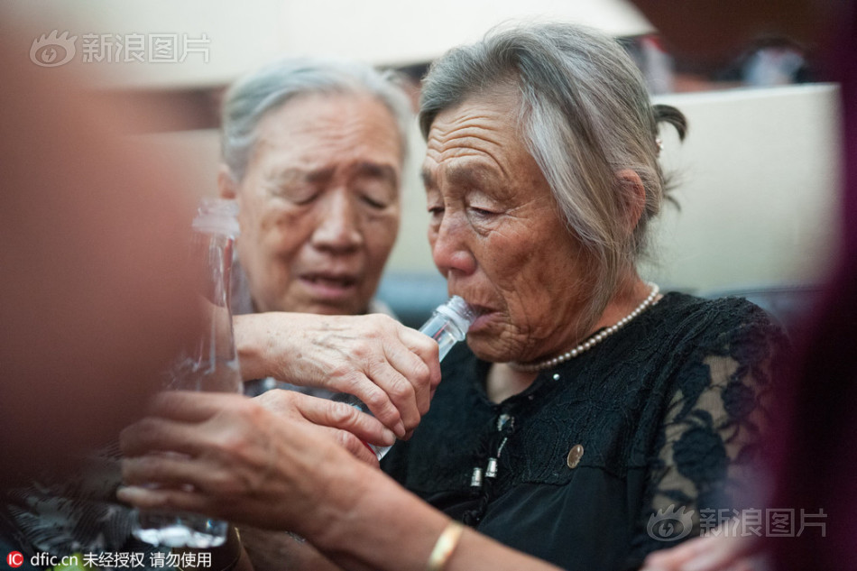 詹妮弗康纳利