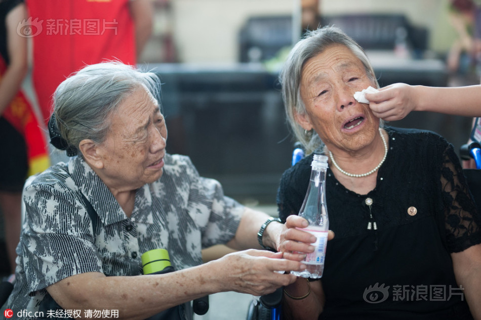 甘雨裸体 开腿涩涩