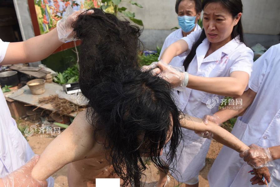 偷拍某旱厕坑近离高清