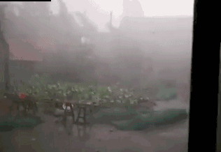 江苏多地遇龙卷风袭击