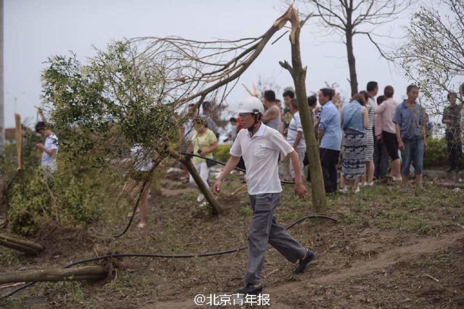 野外猛男的大粗鳮1巴