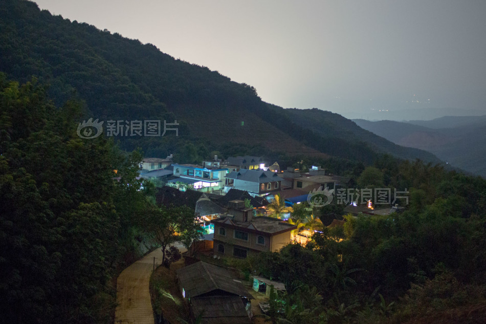 台湾美女裸照