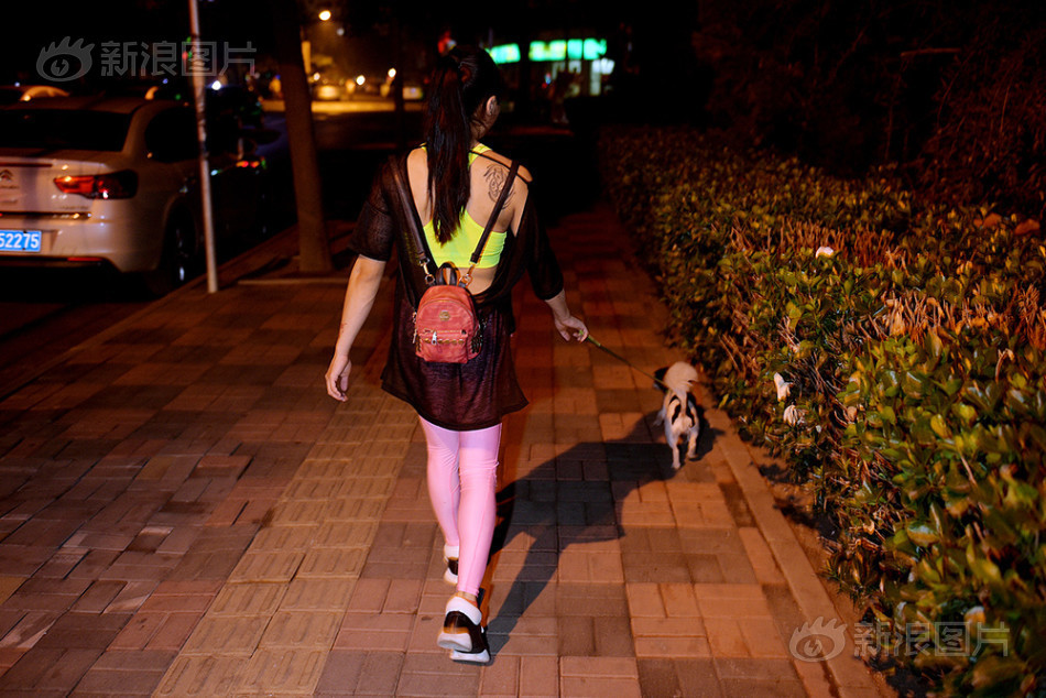 女人与牲囗佼配