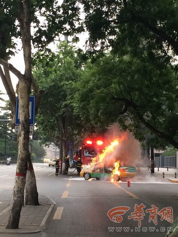 小s货张开腿让我c烂你的sb