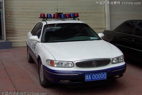被老头伦流澡到高潮H小雪