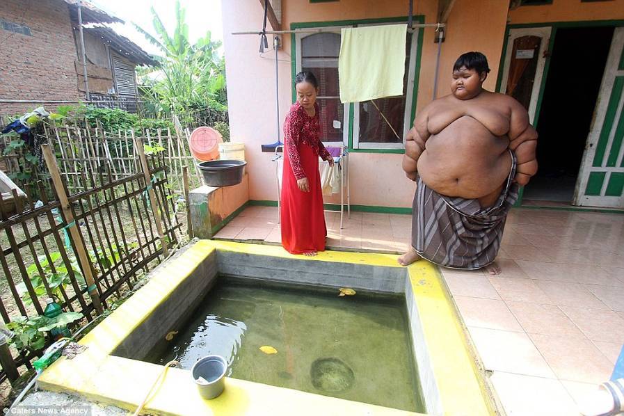 老太婆脱裤子让我桶她