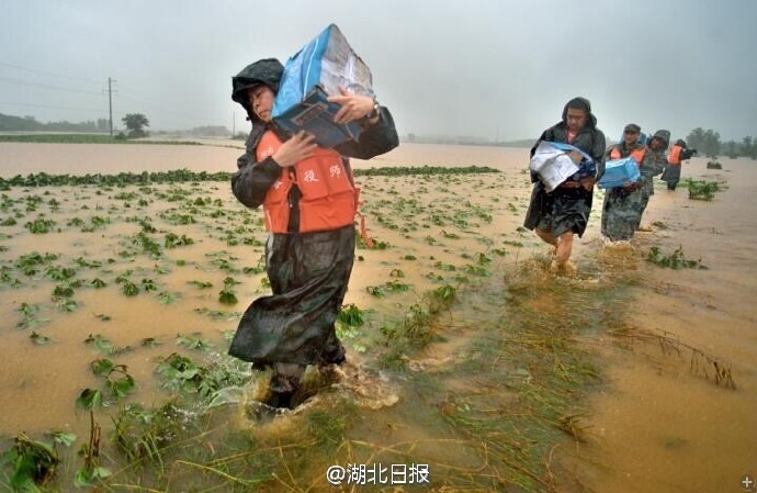 我和小 在厨房做爰
