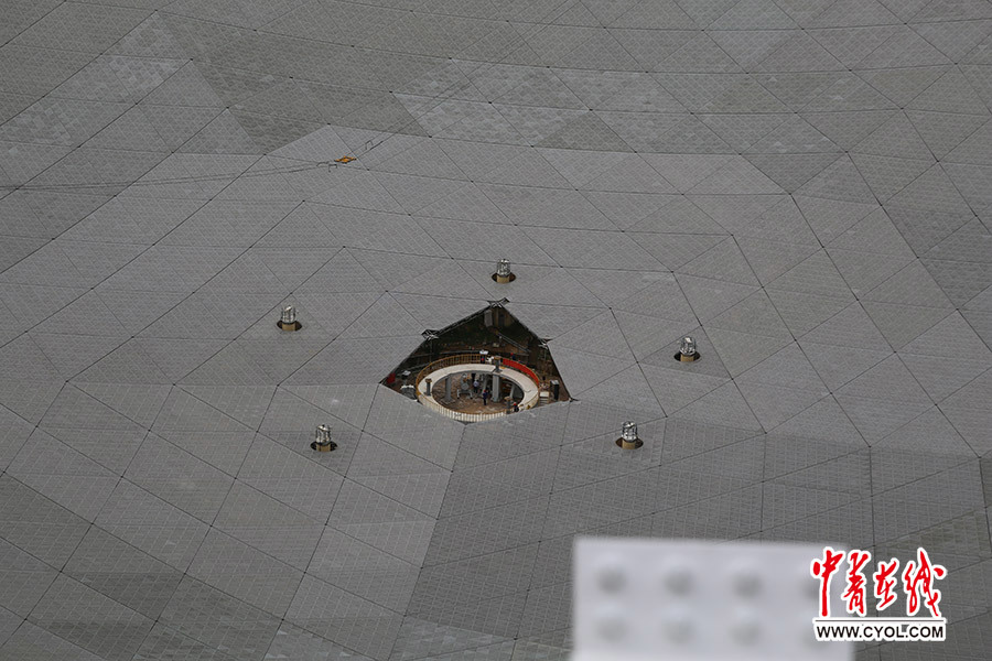 美女露胸无遮挡