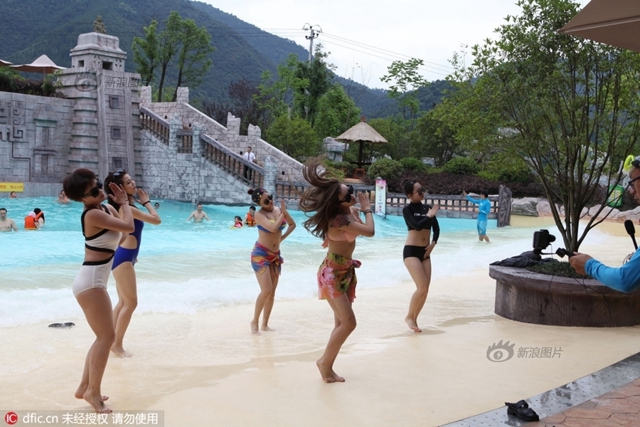 中國人大奶妹揉胸自拍