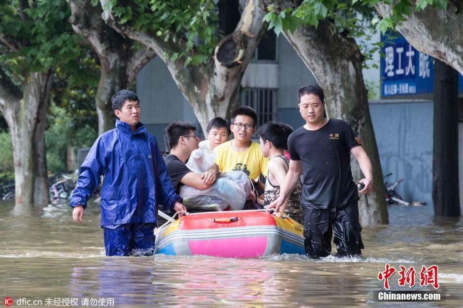 淫荡性爱自拍偷拍