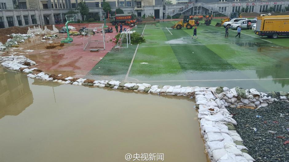国产又粗又猛又黄又爽无遮挡