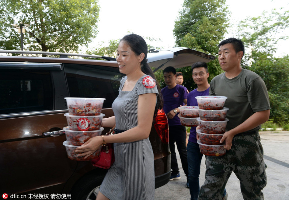 老师没戴套子c了我一天视频