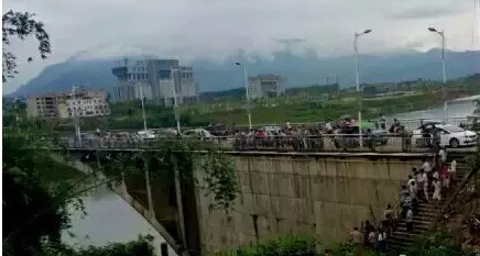 人人看人人摸
