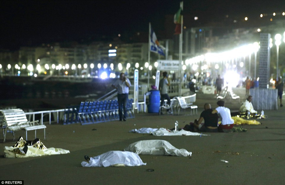 素人外流