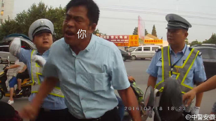 女人把秘 扒开给男人爽的美片