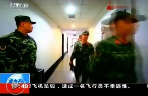 女人脱光正面照黄色三级免费片