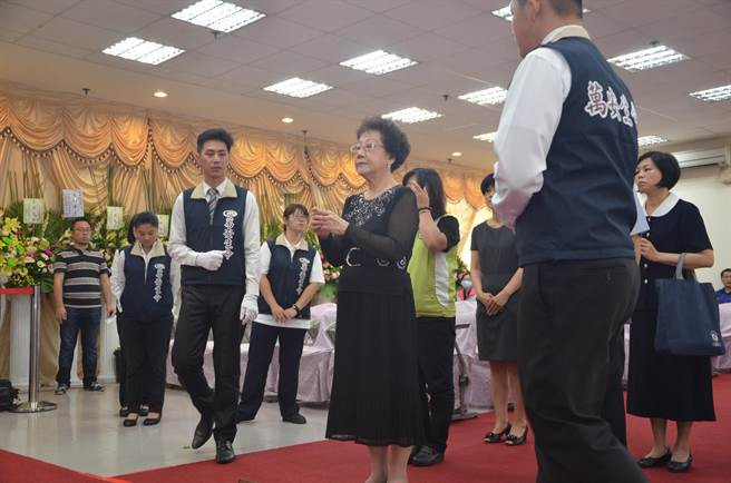 女老师一级片