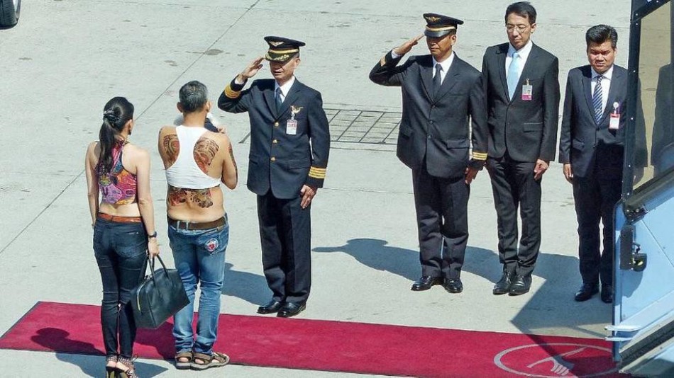 女人扒开 男生摸