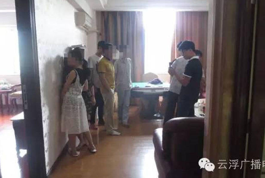 欧美三根一起进三P