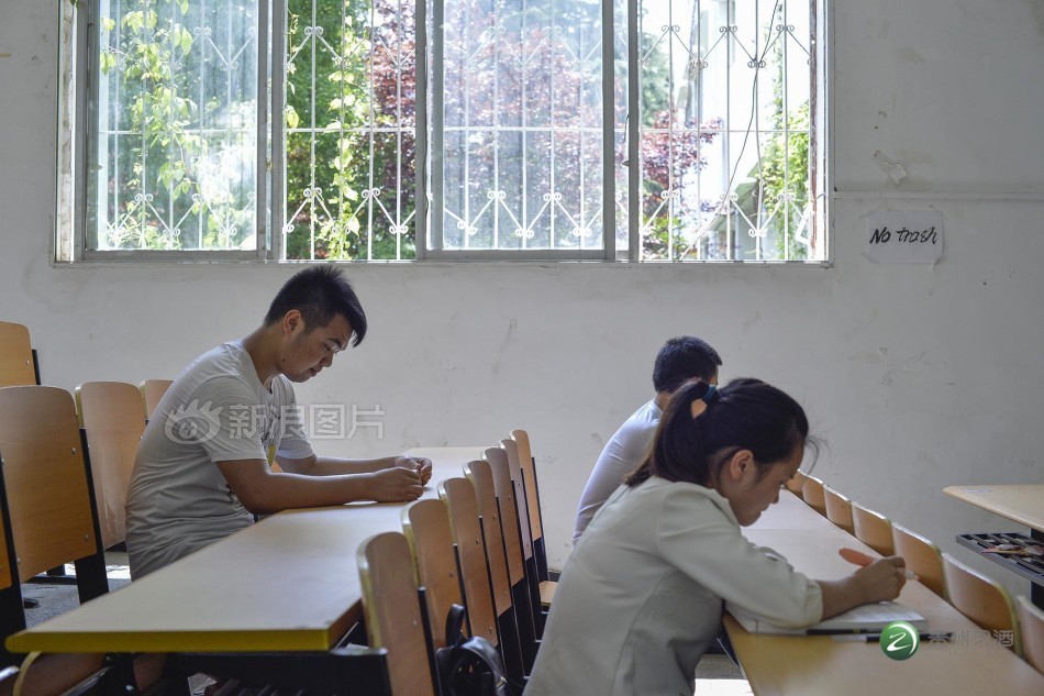 公交车被多人伦 好爽