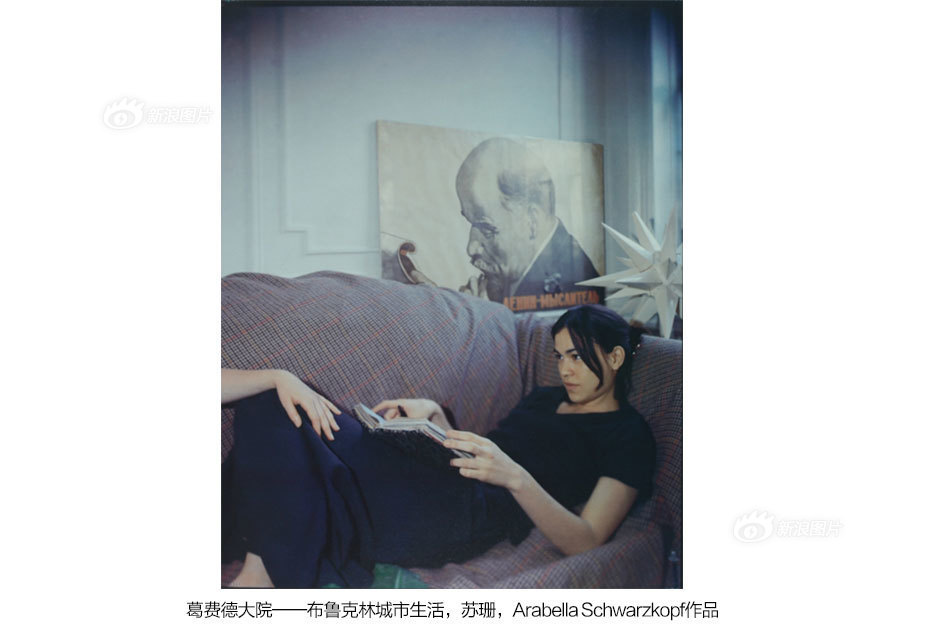 男生和女生一起拆拆拆很痛的轮滑鞋
