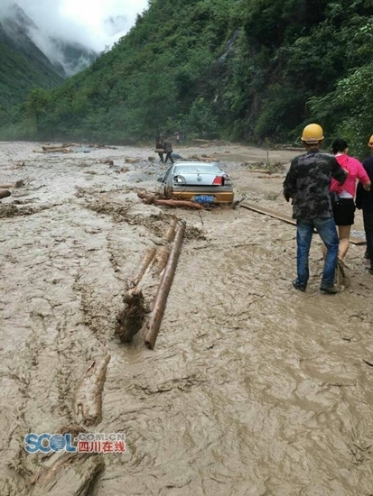 沟厕沟女厕偷拍大赏