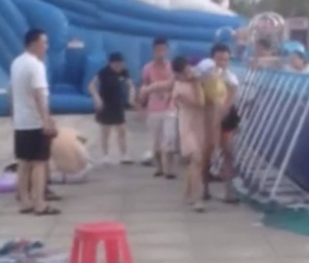 美女被男人桶