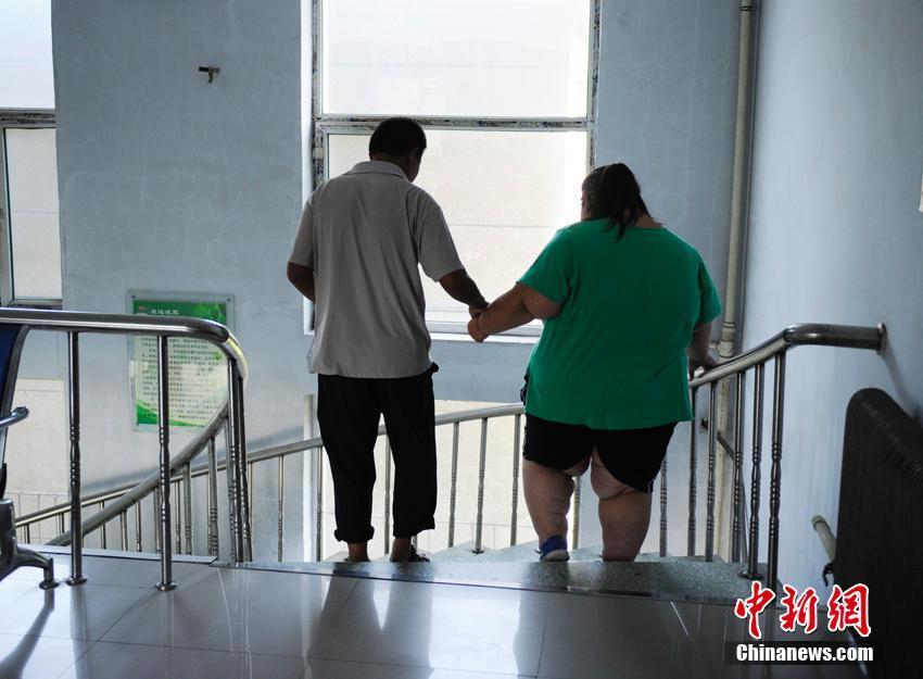 啊轻点灬大巴太粗太长了视频