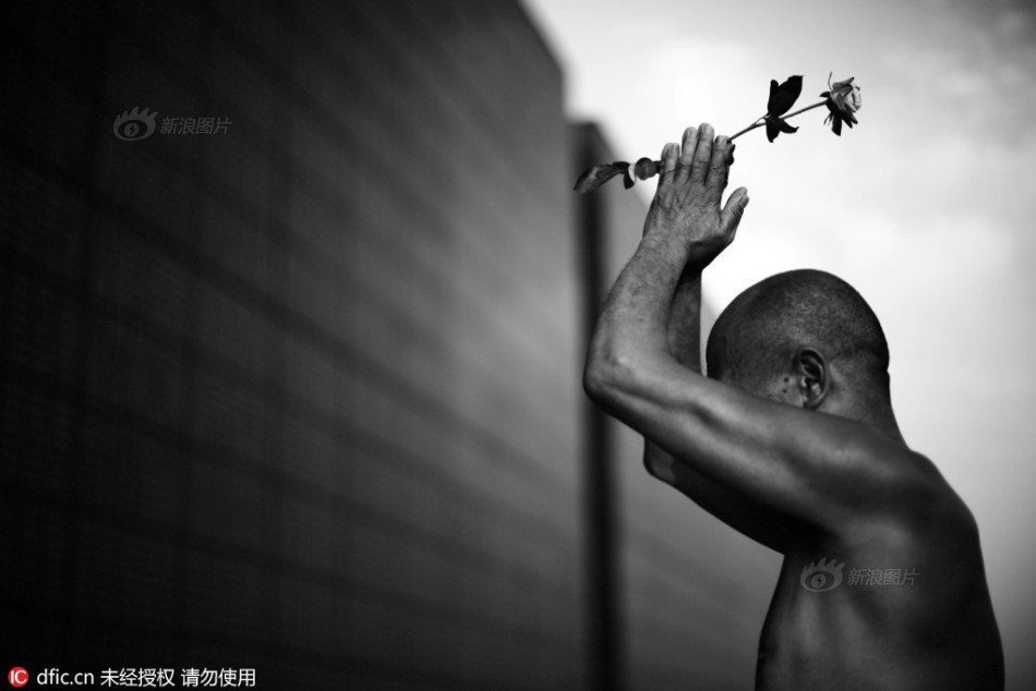 成人 在线 Av