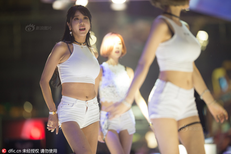 美女  流浆  水