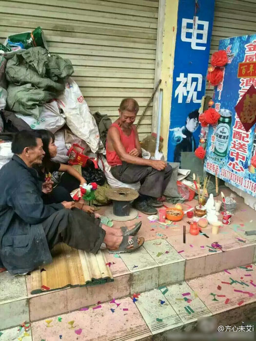 成年人夫妻黄色三级片