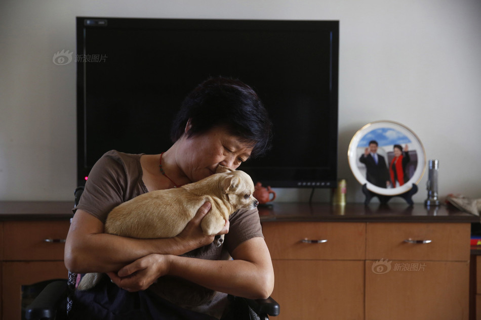痴汉电车摸爆乳电女教师