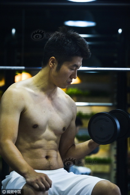 男男gaYGAYS 打屁股羽锡