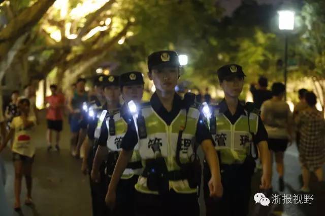 下载真人黄色直播