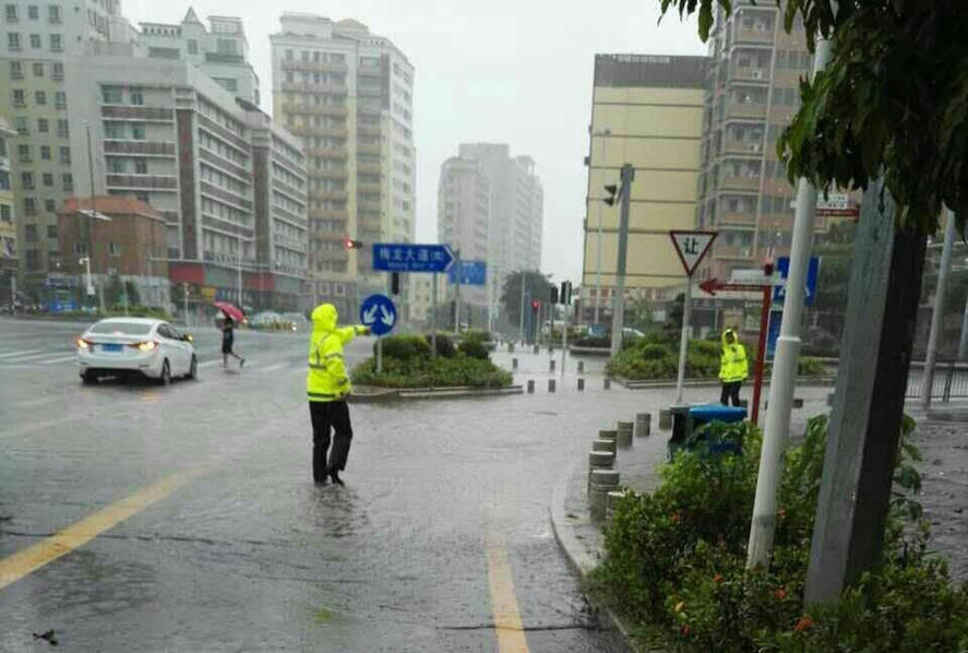 直男被搓澡工囗交