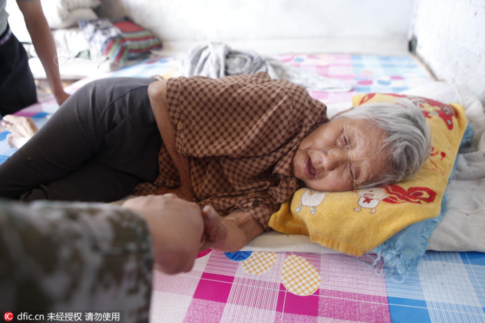 线 上 色情 影片