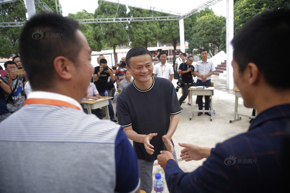 林静公交车轮流澡到高潮