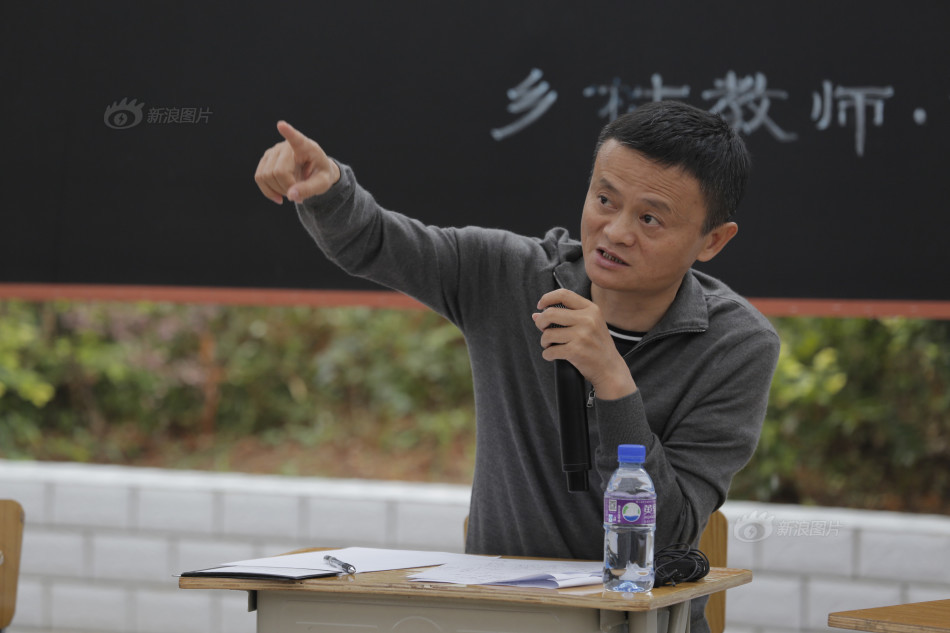 柚月亞衣