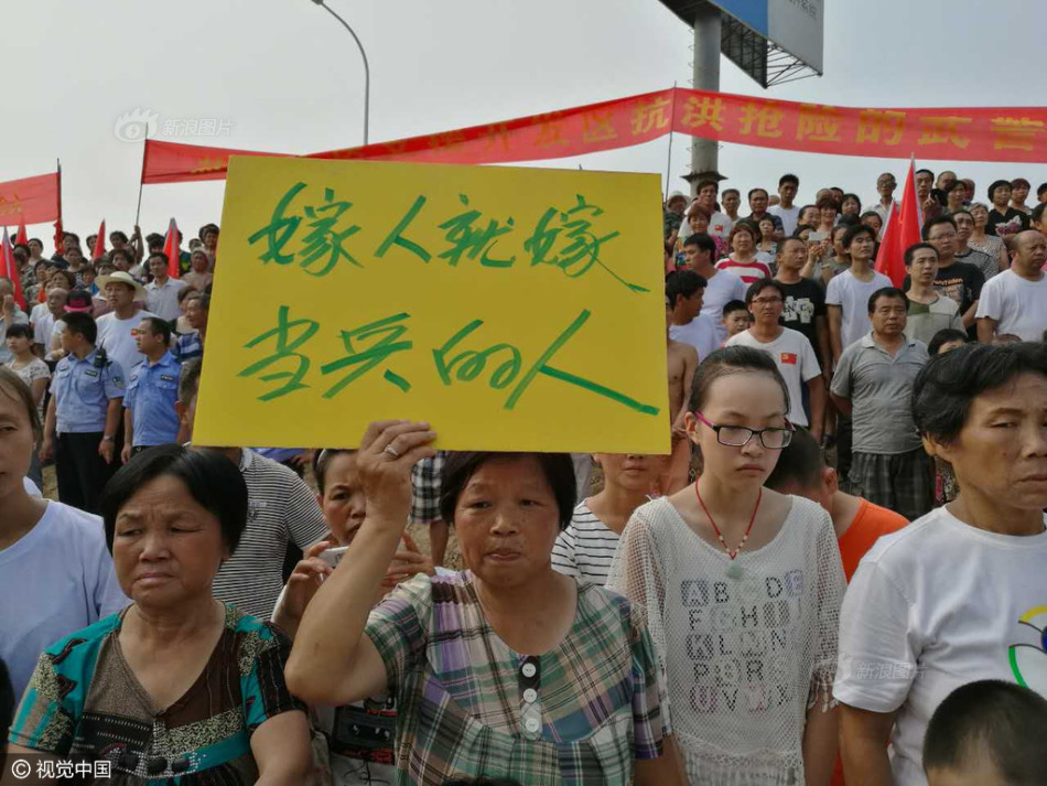 辣妹廚房做愛