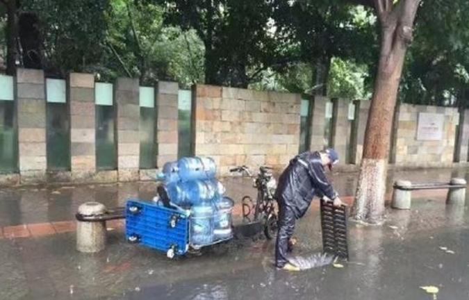 EEUSS鲁丝片人妻麻豆lc