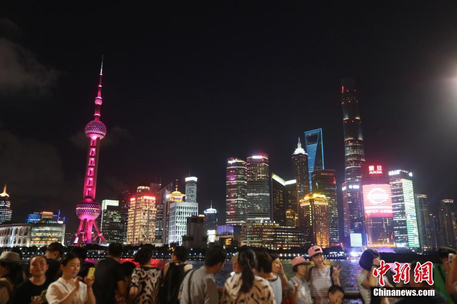 阿离享受腿被抬开被c的图片