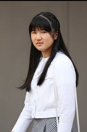 原神胡桃裸体 开腿动漫