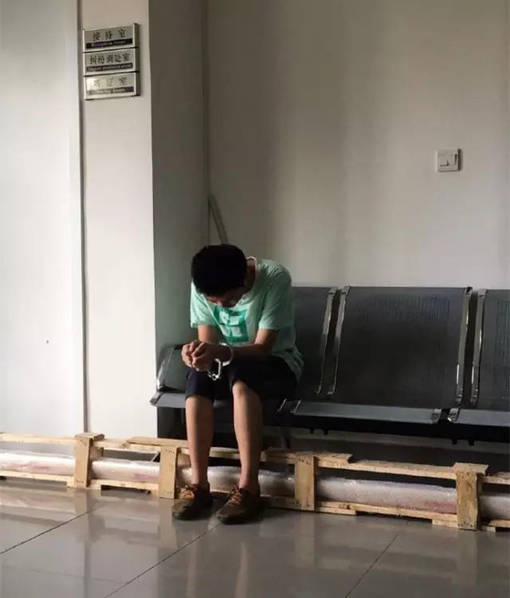 丝袜脚 好紧 老师