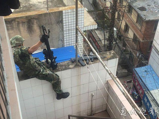 男生坤坤怒怼女生坤坤