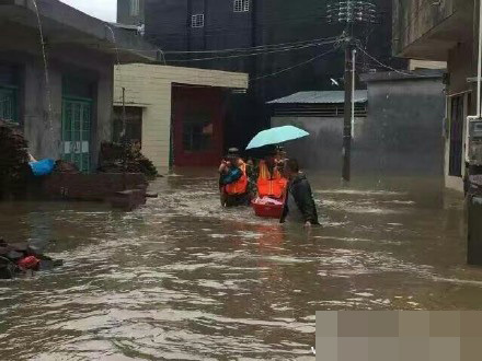 偷拍亚运女人上女厕所尿尿Zgxxxx